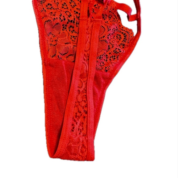 NWOT Lace Cut Out Strappy Red Thong - Medium - Picture 10 of 12